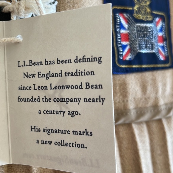 LL Bean Signature 12 British wool flannel camel pleated skirt - Picture 6 of 9